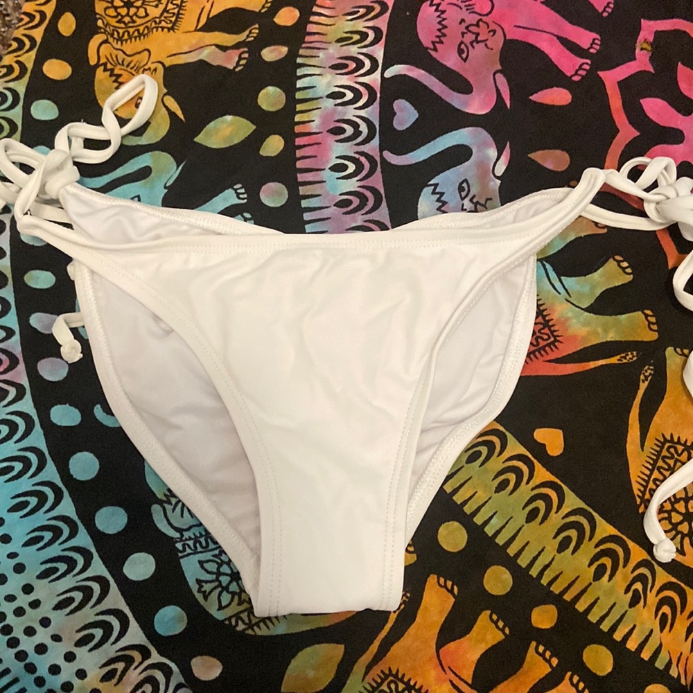 White Bikini Bottoms Dippin Daisy’s